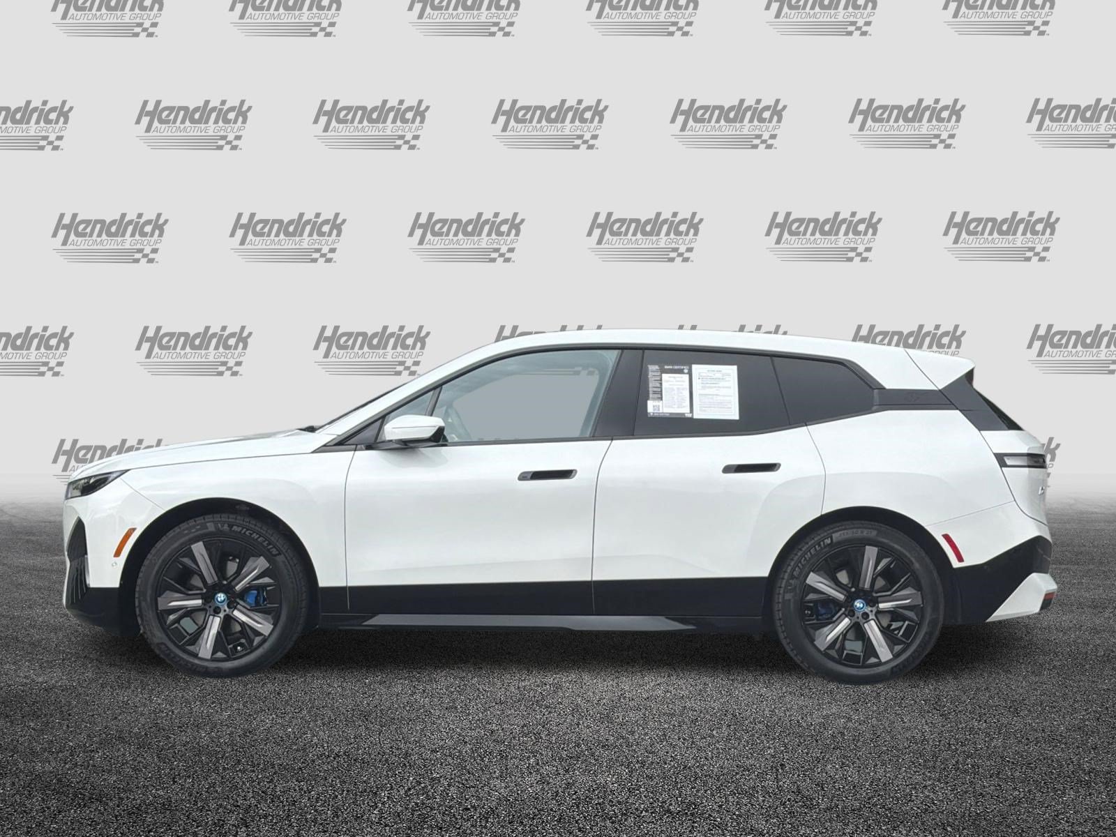 Used 2024 BMW iX xDrive50 w/ Sport Package AWD/4WD image 8