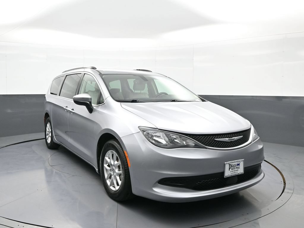 Used 2021 Chrysler Voyager Lxi FWD image 3