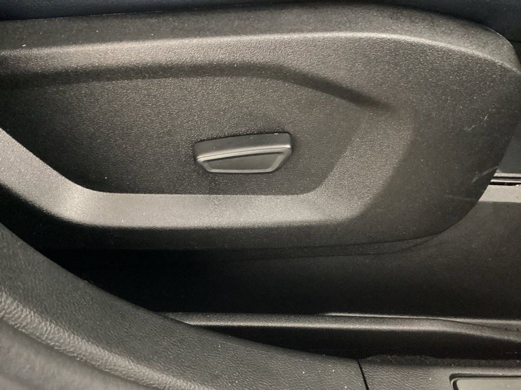 Used 2023 Ford Edge SEL w/ Sport Appearance Package image 9