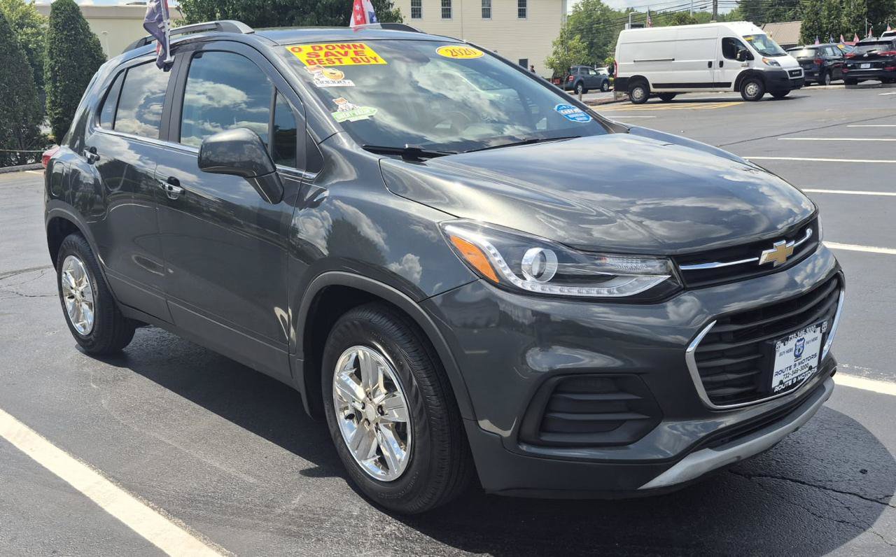 Used 2020 Chevrolet Trax LT w/ Driver Confidence Package FWD image 4