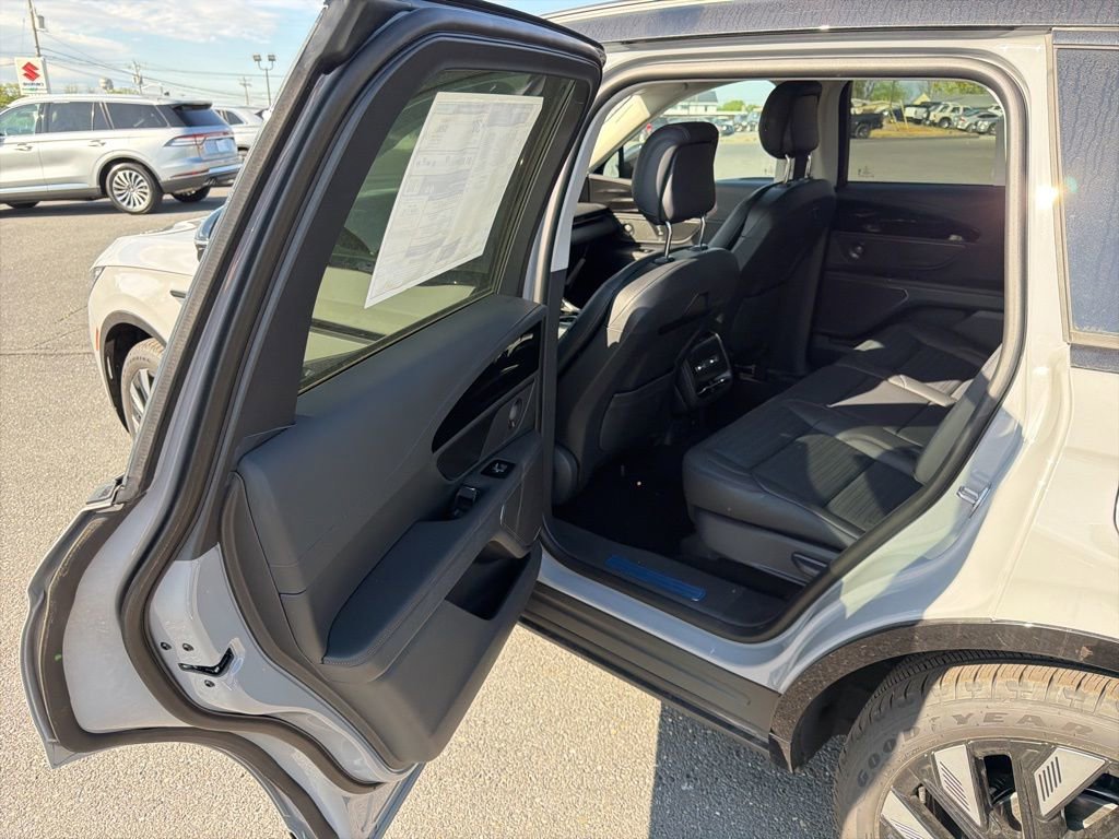 New 2026 Lincoln Nautilus Reserve w/ Jet Appearance Package AWD/4WD image 15