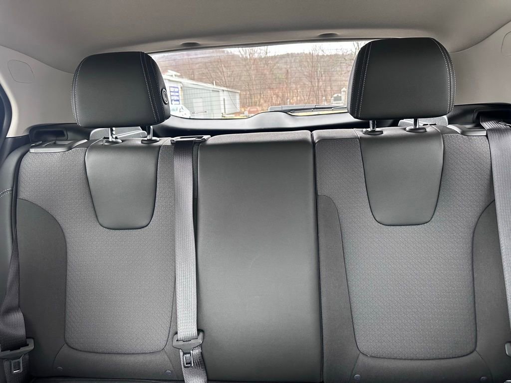 Used 2025 Buick Encore GX Preferred AWD/4WD image 23