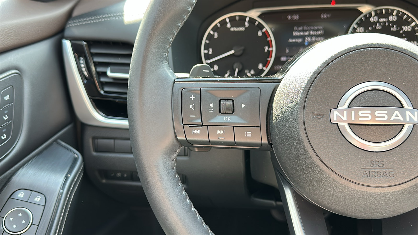 Certified 2023 Nissan Rogue SL w/ SL Premium Package AWD/4WD image 15