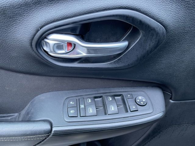 Used 2016 Jeep Cherokee Sport w/ Cold Weather Group image 21