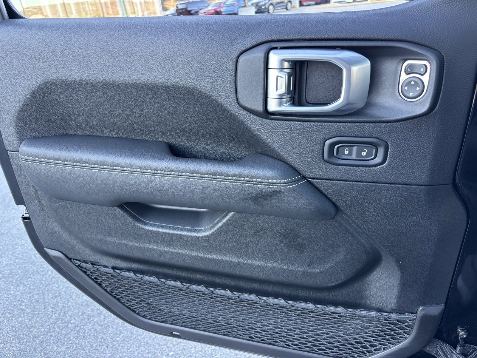 Used 2022 Jeep Wrangler Unlimited Sahara w/ Cold Weather Group image 16