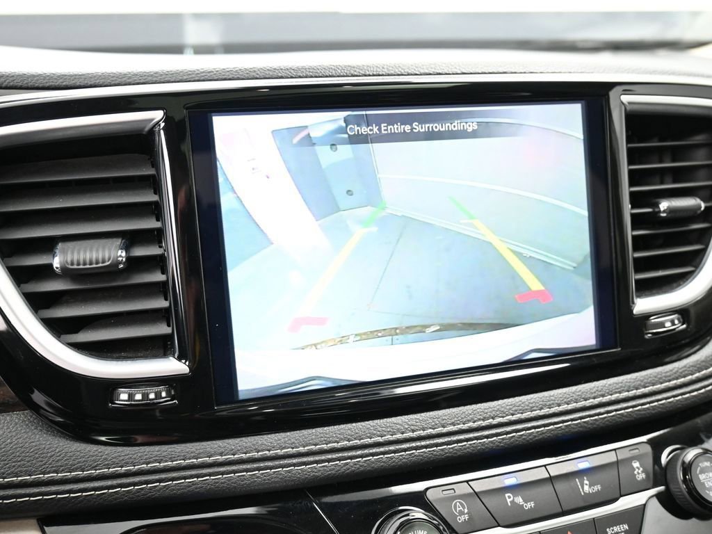 Used 2023 Chrysler Pacifica Limited FWD image 36