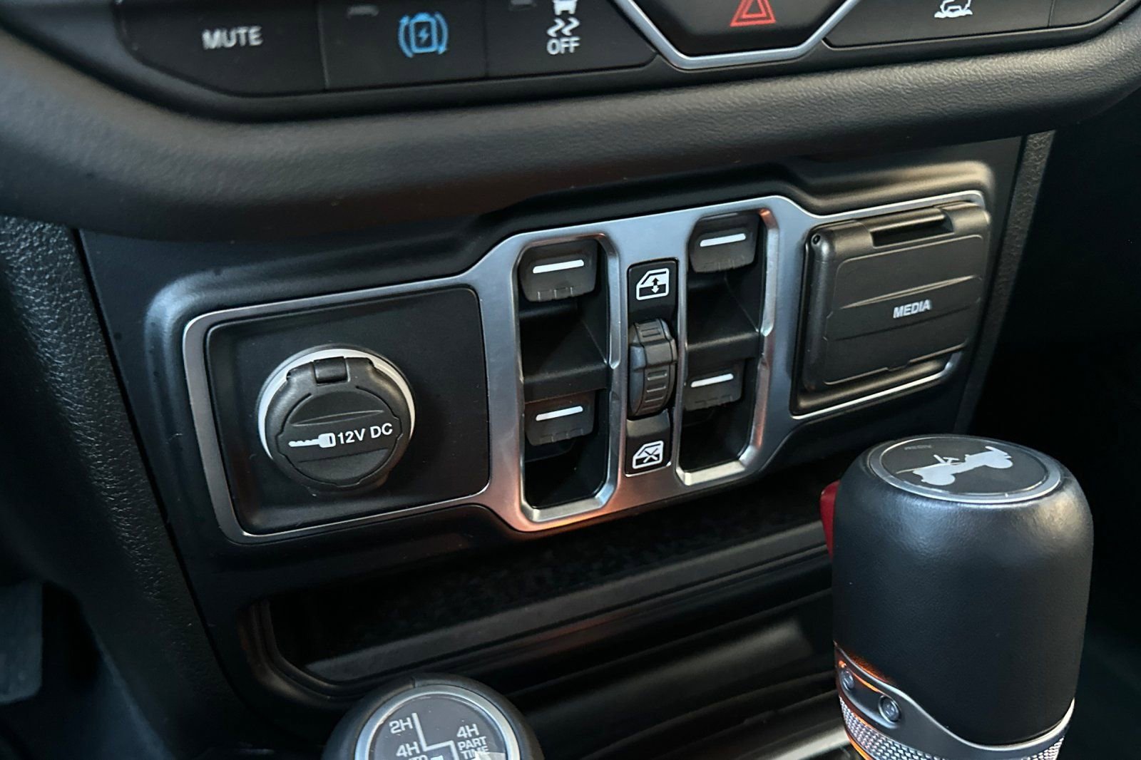 Used 2024 Jeep Wrangler Sahara 4xe image 33