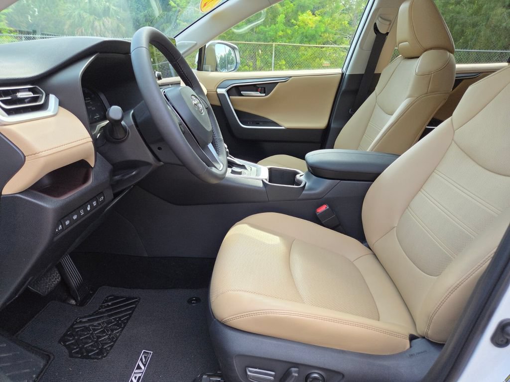 Used 2025 Toyota RAV4 Limited w/ Advanced Technology Package AWD/4WD image 25