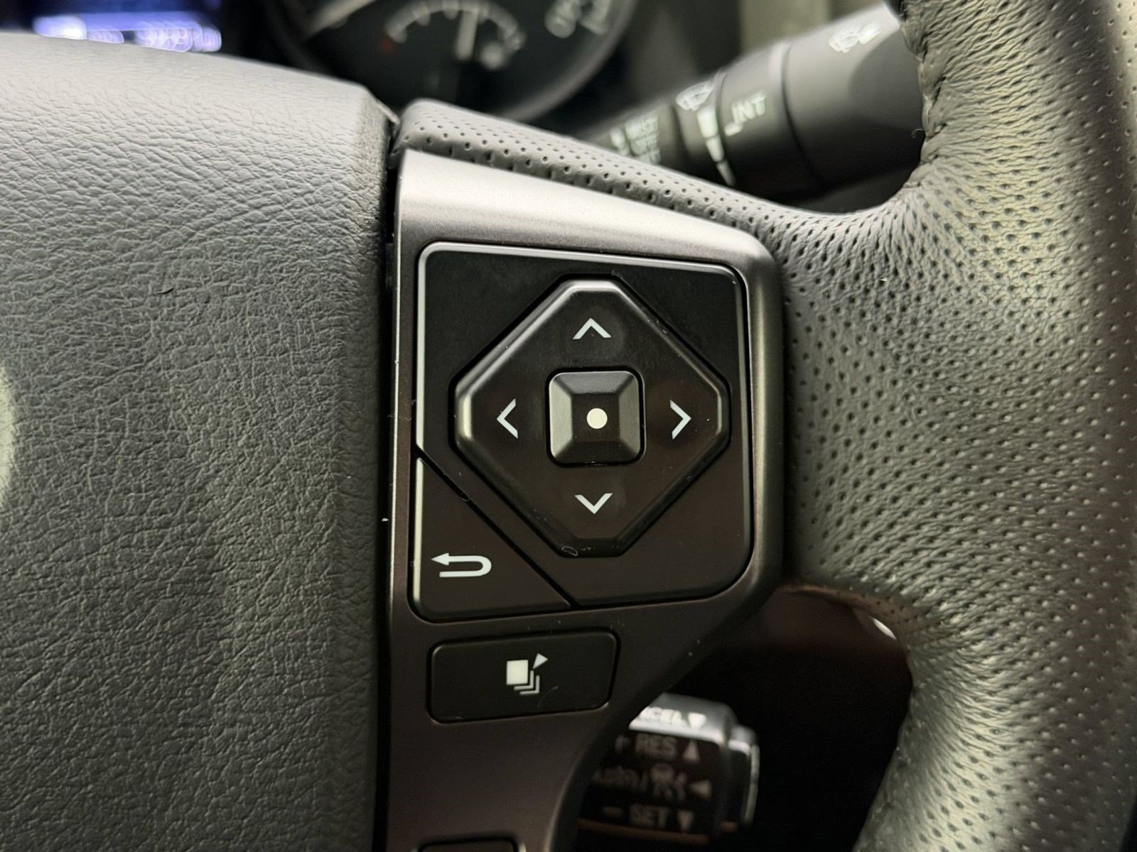 Used 2019 Toyota Tacoma TRD Off-Road RWD image 19