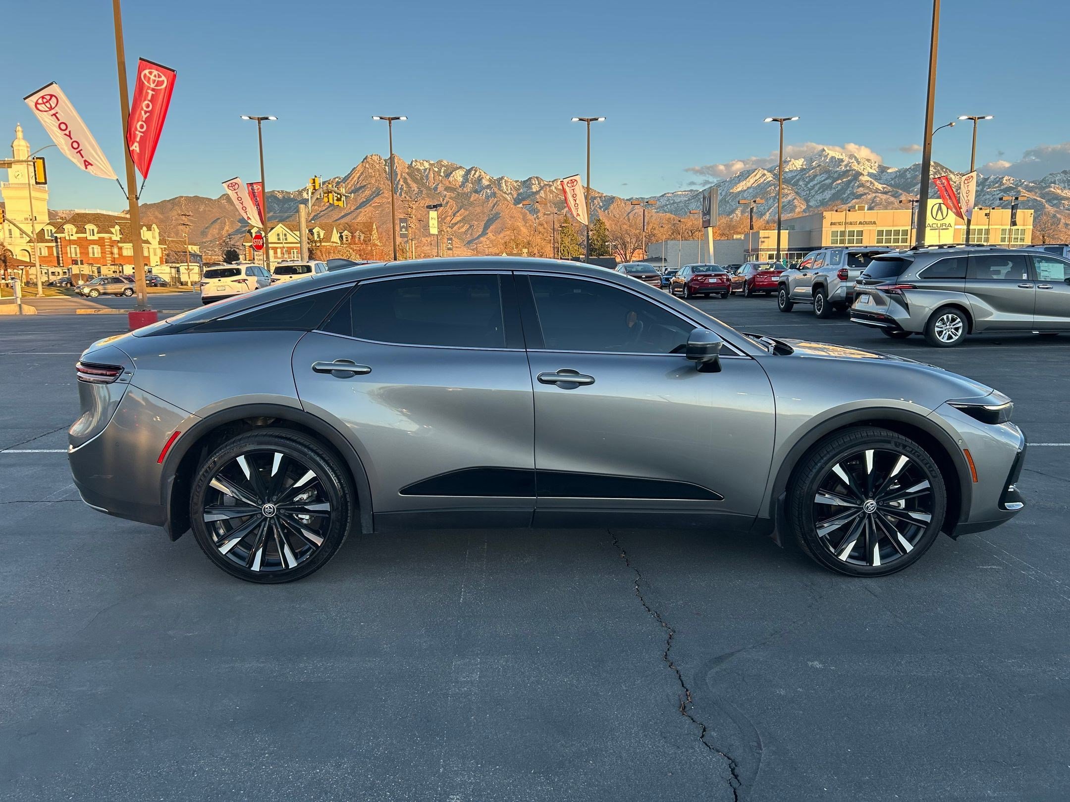 Used 2023 Toyota Crown Platinum image 6