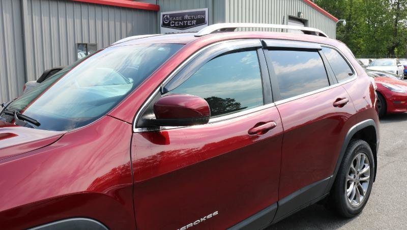 Used 2019 Jeep Cherokee Latitude Plus w/ Cold Weather Group AWD/4WD image 4