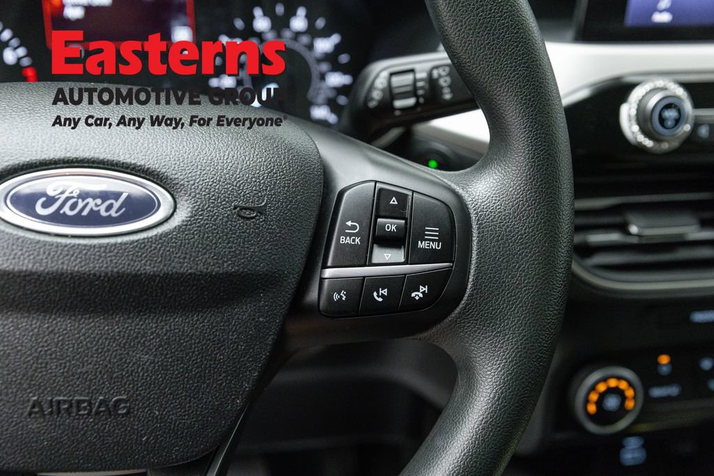 Used 2022 Ford Escape SE FWD image 15