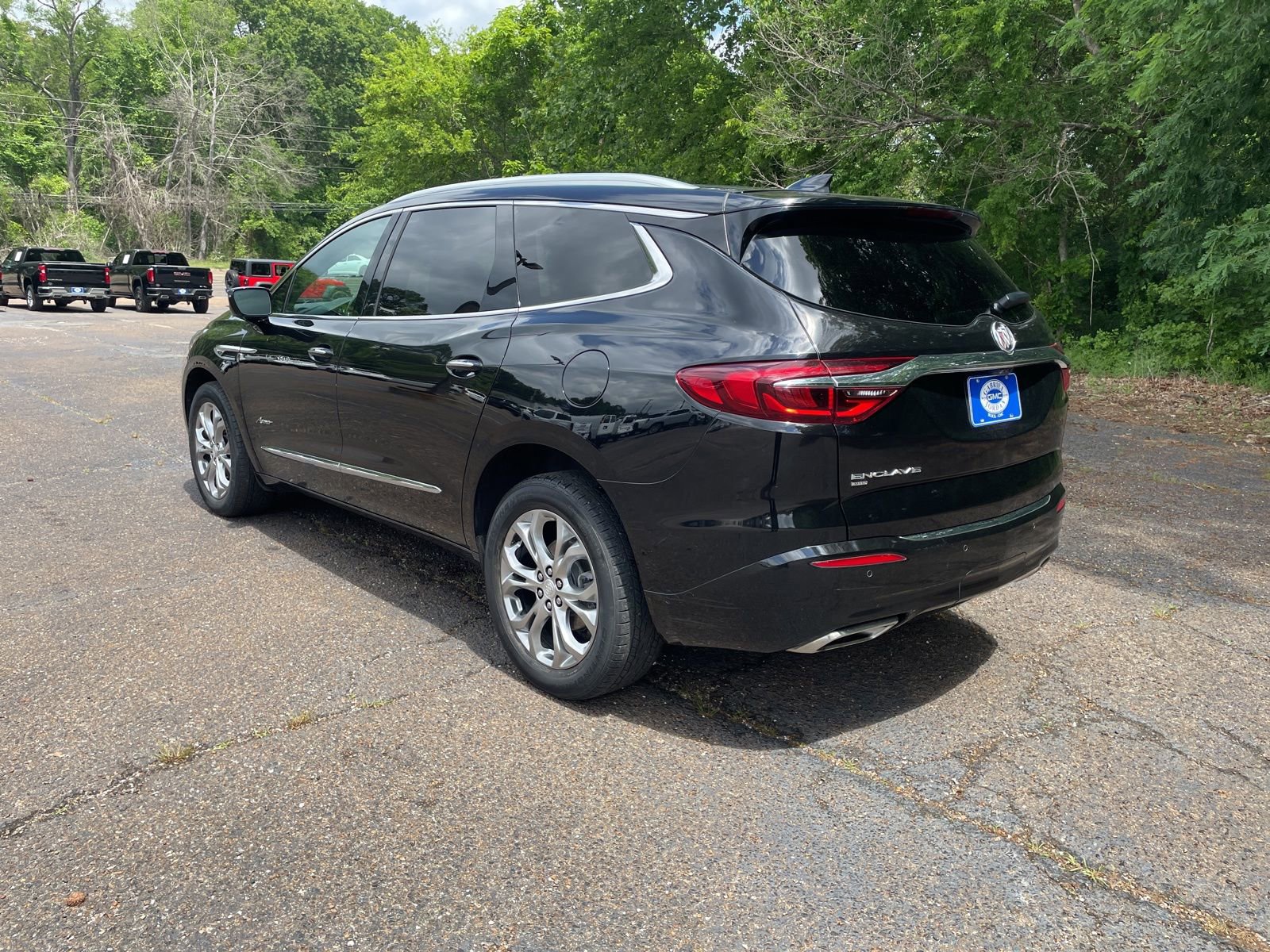 Used 2020 Buick Enclave Avenir w/ Avenir Technology Package image 3