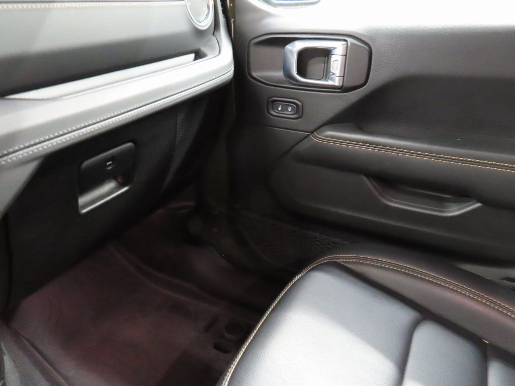 Used 2024 Jeep Wrangler Unlimited Sahara w/ Technology Group image 23