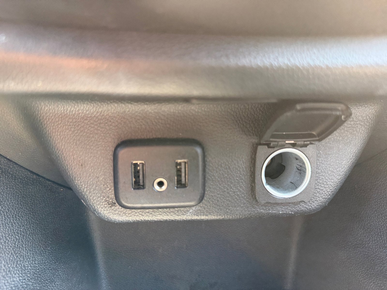 Used 2023 Chevrolet Traverse LT image 26