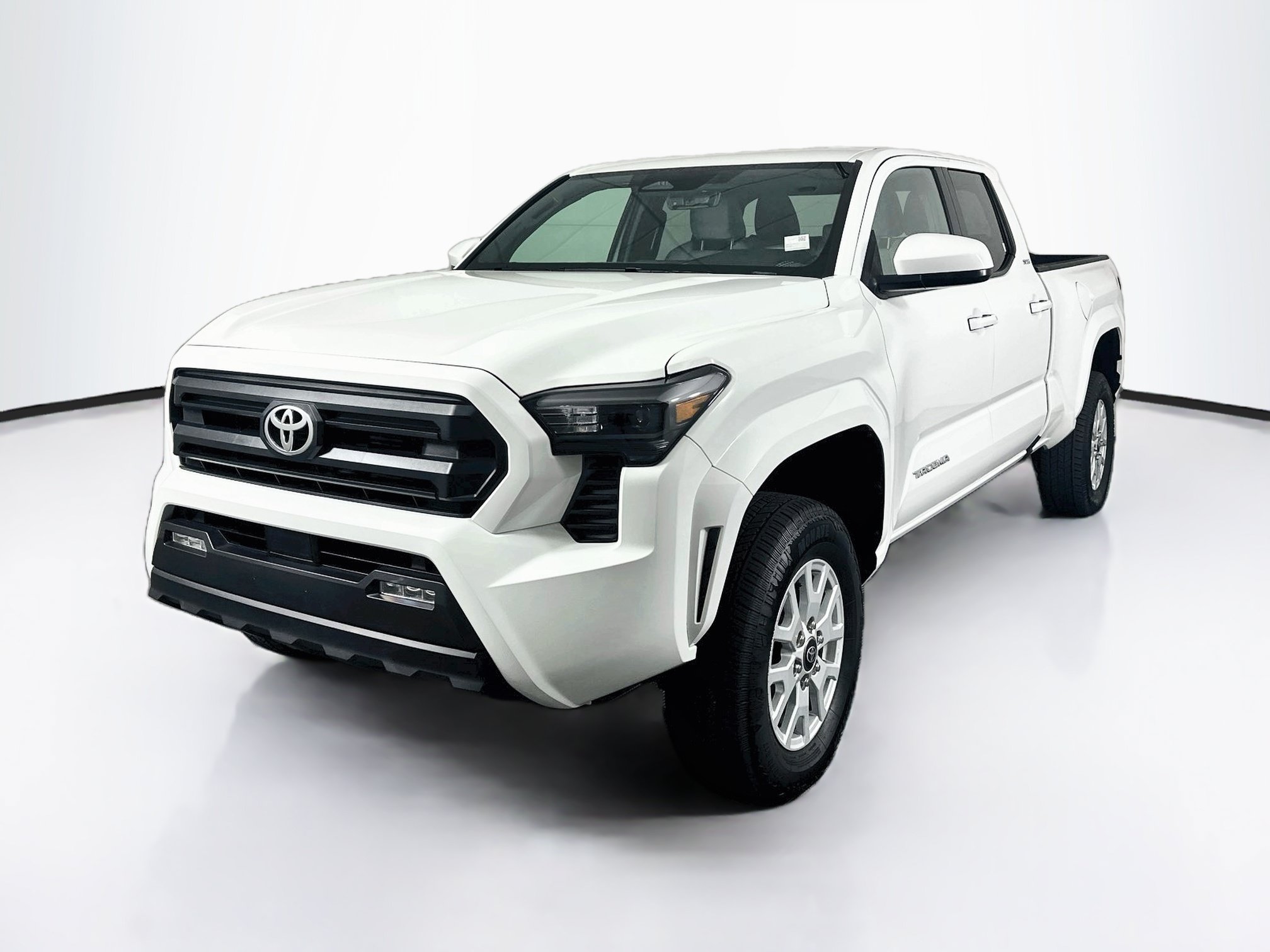 Used 2025 Toyota Tacoma SR5 RWD image 3