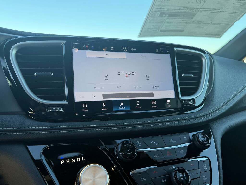 New 2026 Chrysler Pacifica Select w/ S Appearance Package image 36