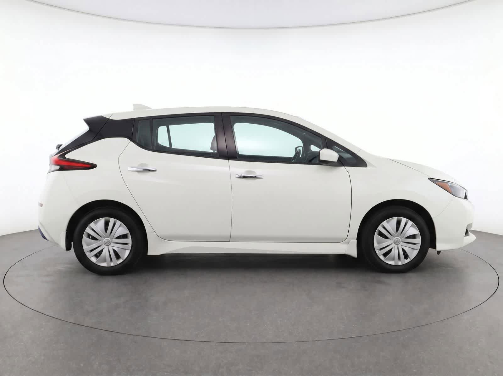 Used 2024 Nissan Leaf S FWD image 8