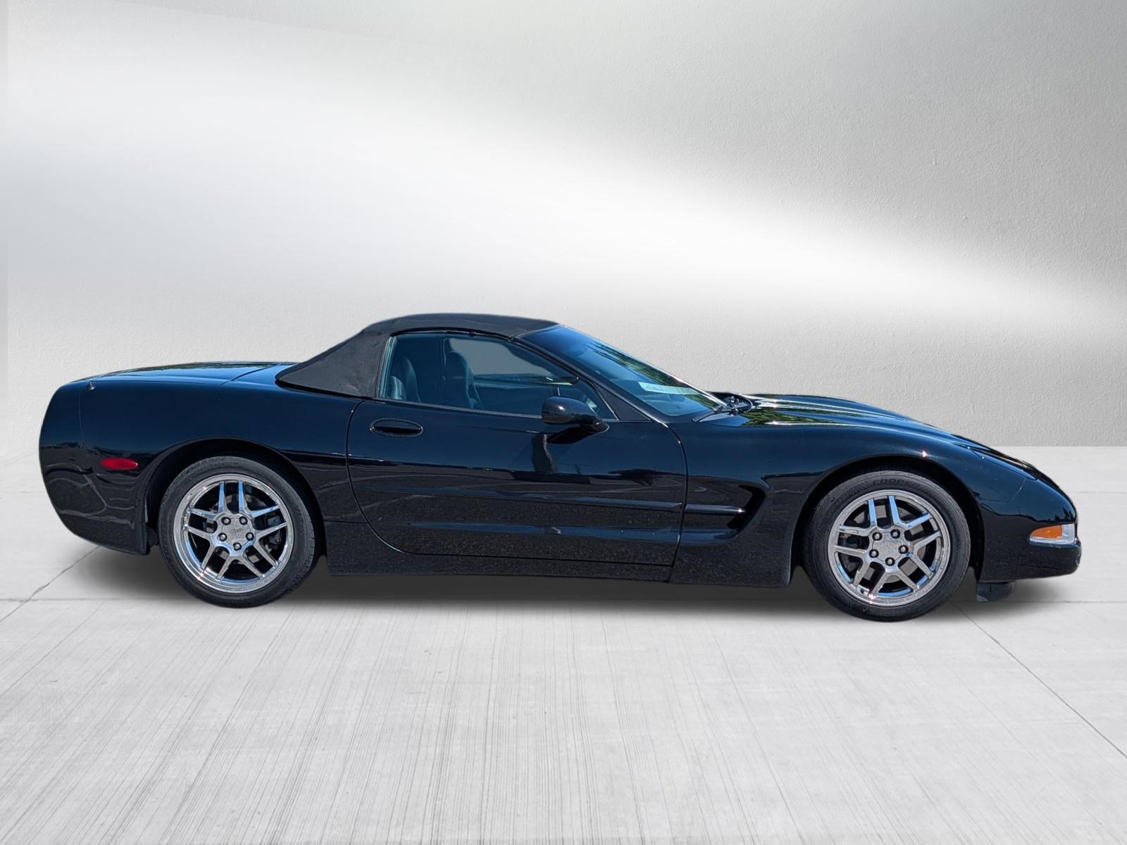 Used 2002 Chevrolet Corvette Convertible w/ Preferred Equipment Group2 RWD image 8