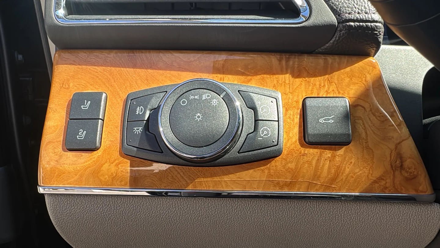 Used 2012 Lincoln MKX FWD w/ Wood Pkg image 11