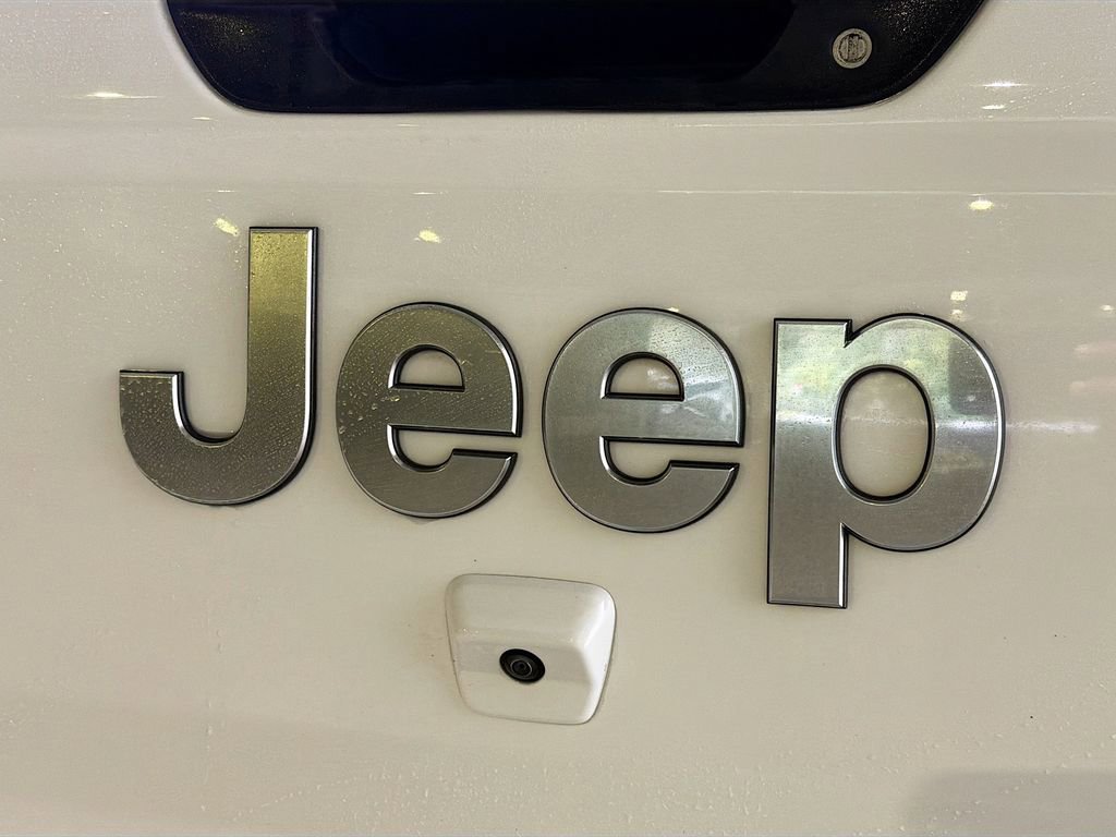 Used 2023 Jeep Gladiator Overland image 11