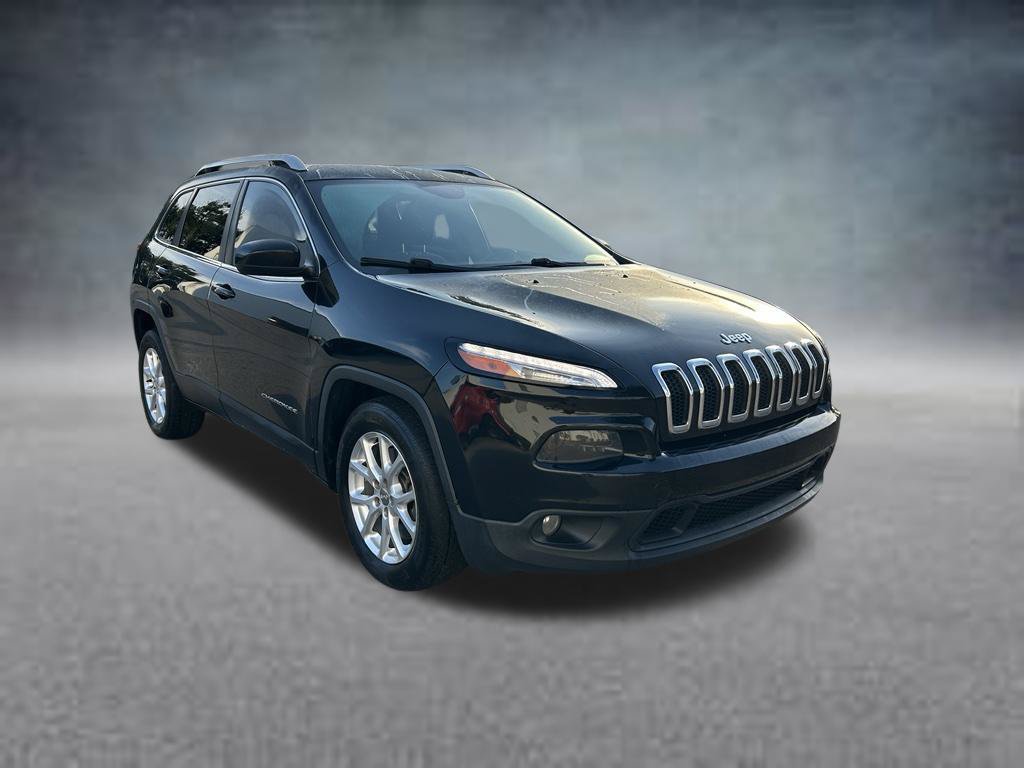 Used 2015 Jeep Cherokee Latitude w/ Comfort/Convenience Group FWD image 2