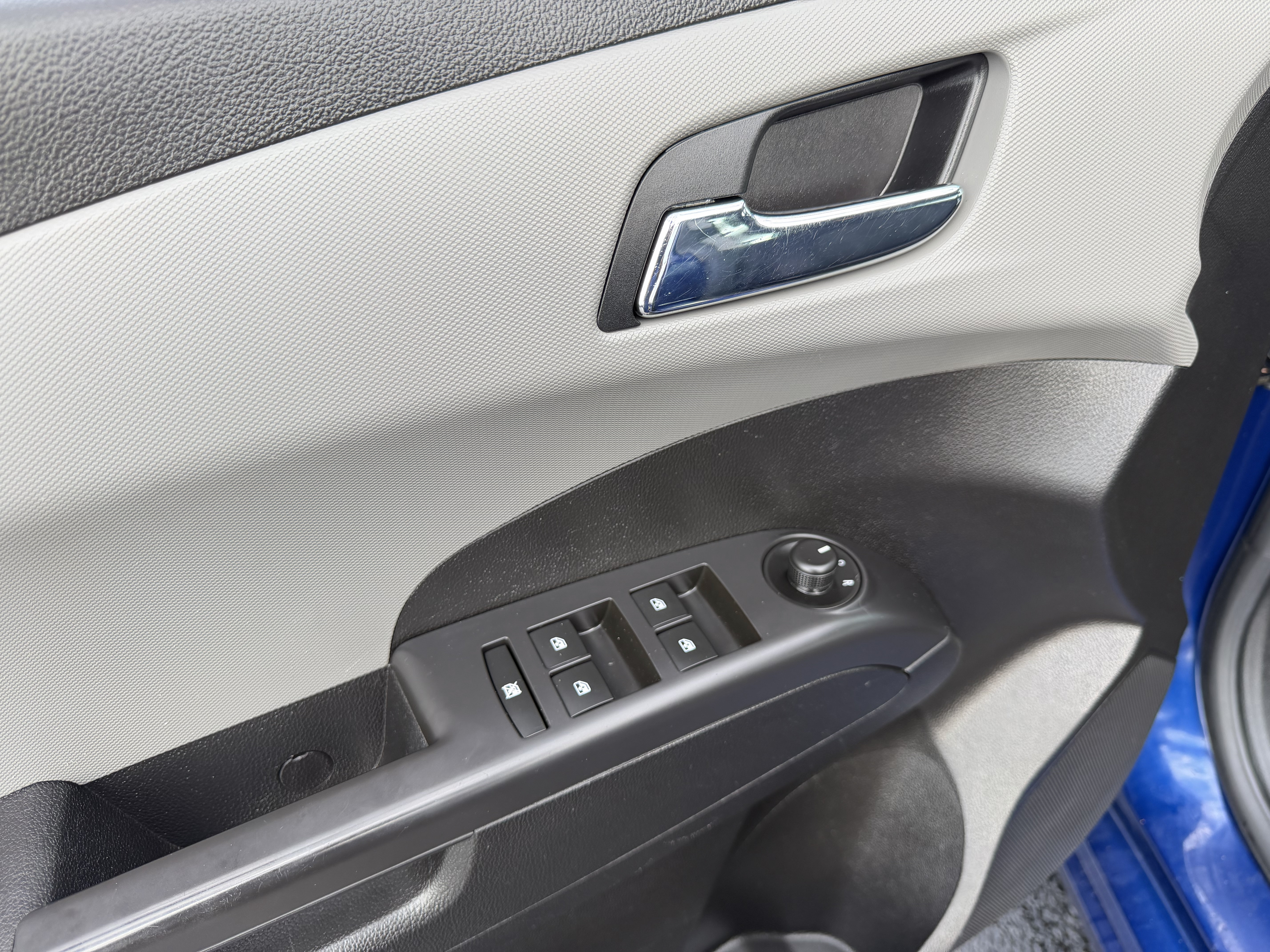 Used 2013 Chevrolet Sonic LT FWD image 22