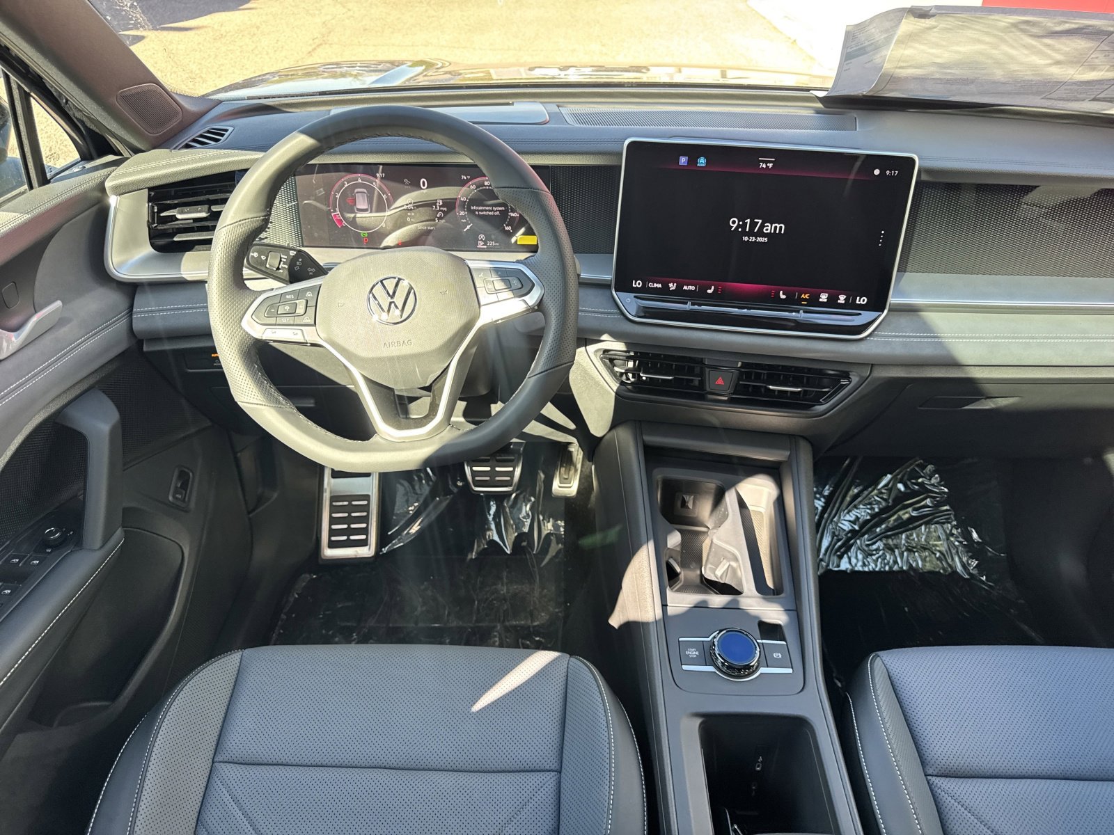 New 2026 Volkswagen Tiguan SE R-Line image 22