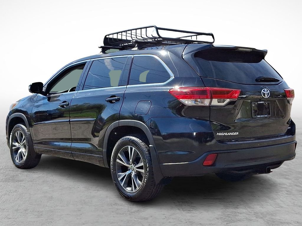 Used 2018 Toyota Highlander LE w/ Protection Package #3 AWD/4WD image 6