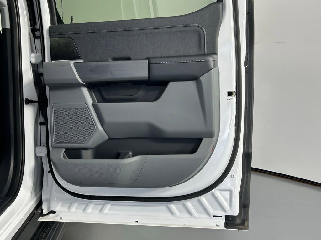 Used 2022 Ford F150 Lightning XLT image 12