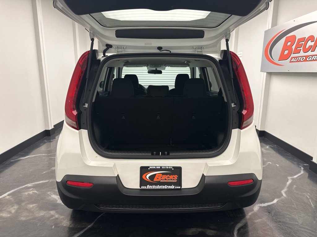 Used 2022 Kia Soul LX image 25