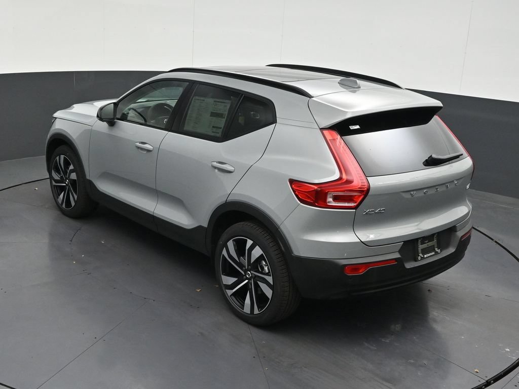 New 2026 Volvo XC40 B5 Plus w/ Protection Package Premier AWD/4WD image 15