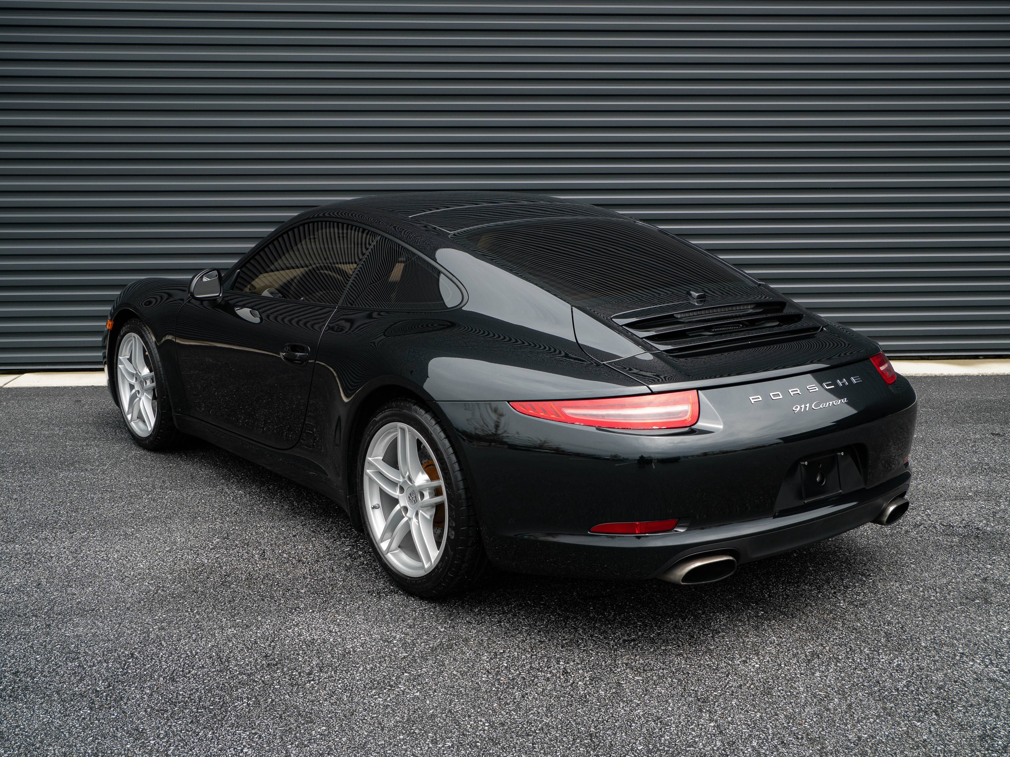 Used 2013 Porsche 911 Carrera RWD image 3