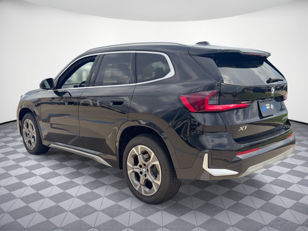 Used 2026 BMW X1 xDrive28i AWD/4WD image 3