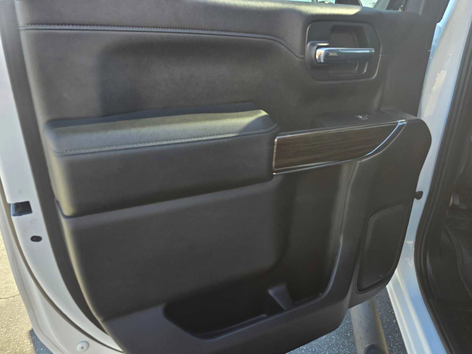 Used 2022 Chevrolet Silverado 1500 LT Trail Boss w/ Convenience Package II image 18