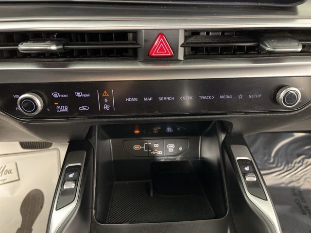 Used 2024 Kia Sorento S image 27