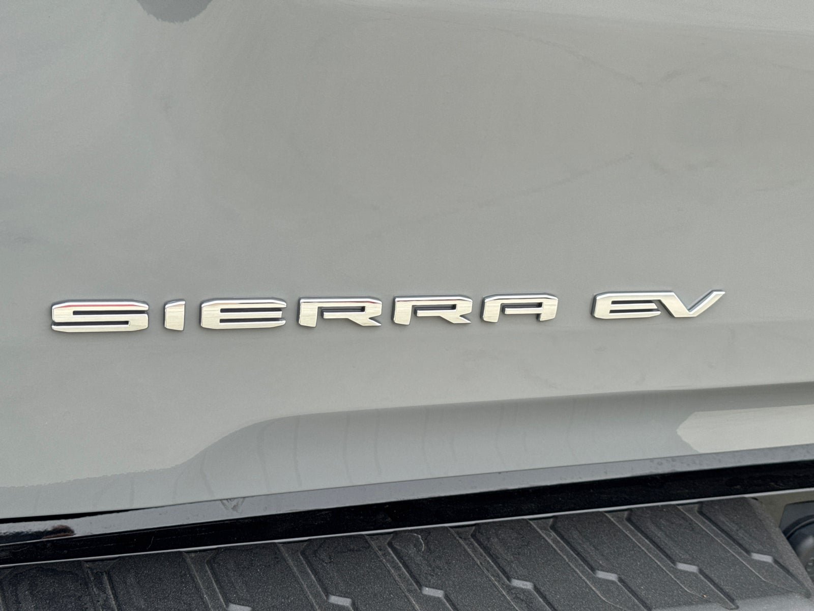 Used 2026 GMC Sierra EV Elevation AWD/4WD image 11
