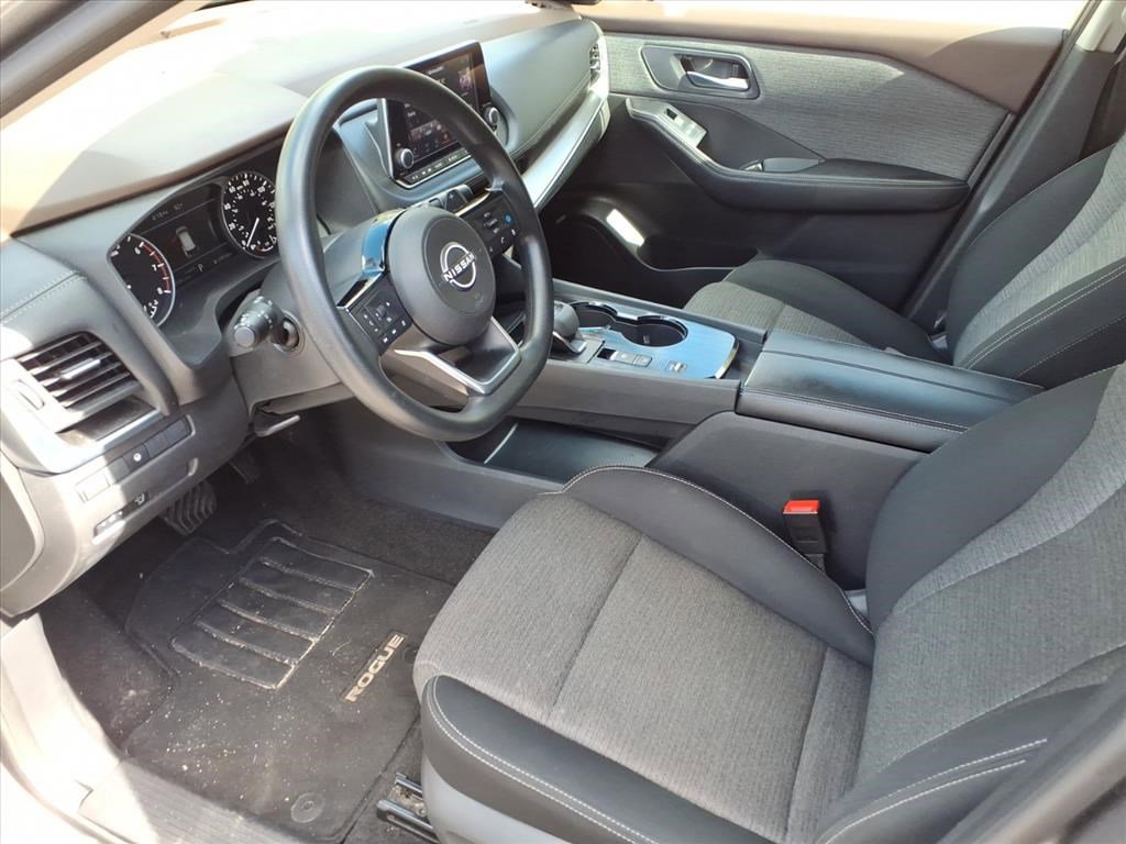 Used 2023 Nissan Rogue SV image 10