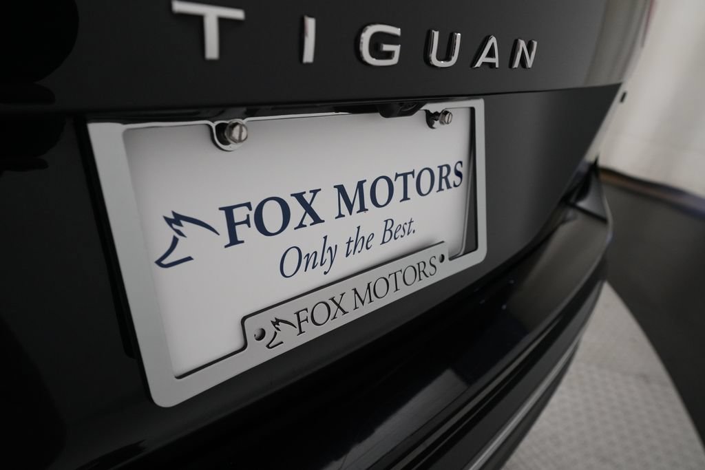 Used 2024 Volkswagen Tiguan SE AWD/4WD image 37