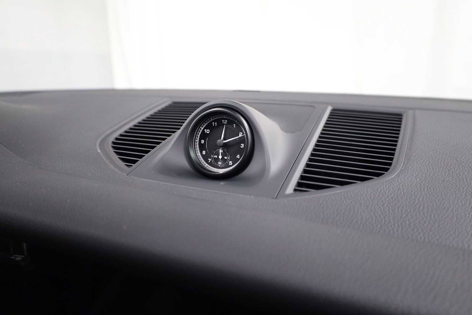 New 2026 Porsche Macan image 23