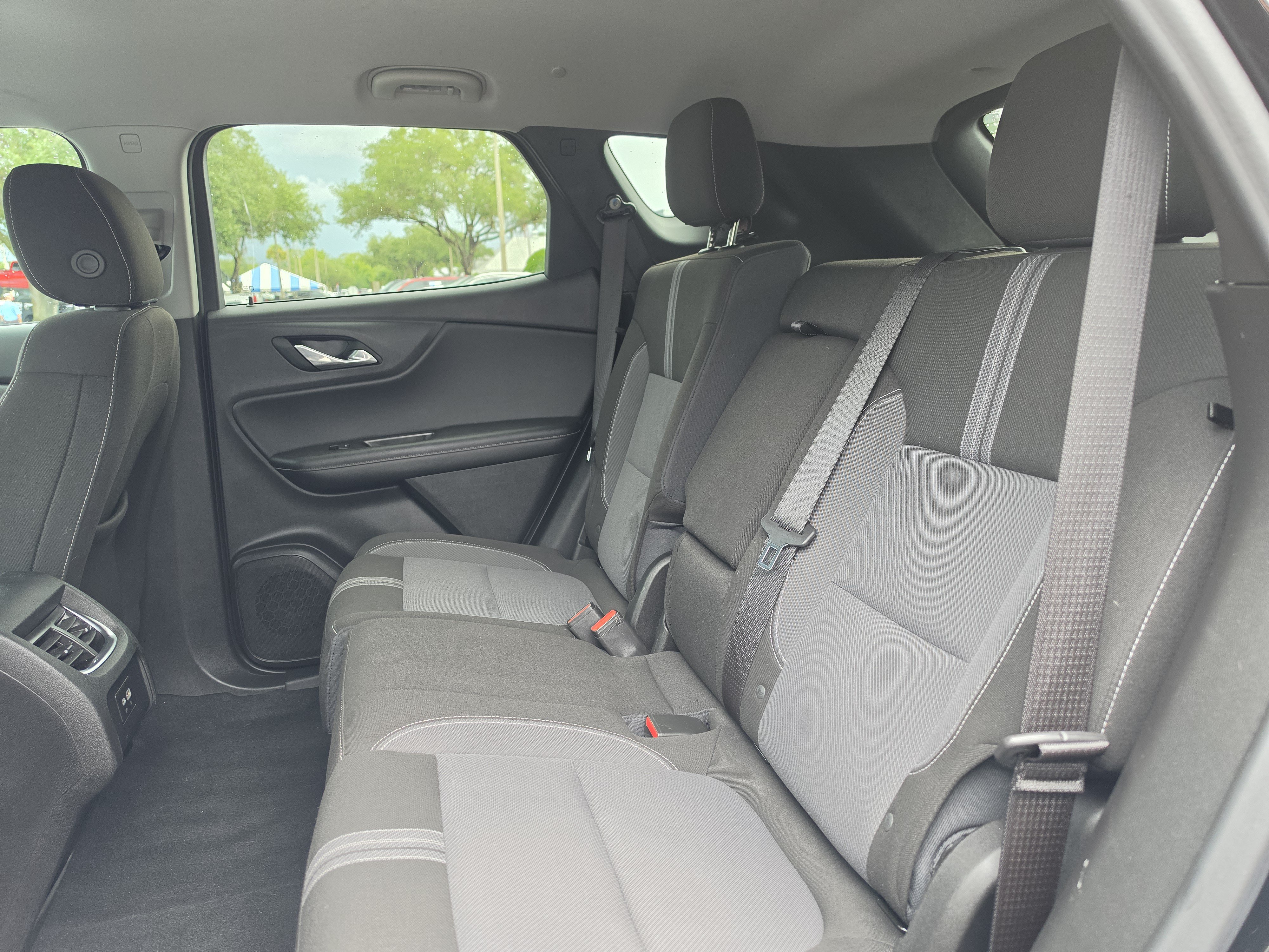 Used 2025 Chevrolet Blazer LT FWD image 21