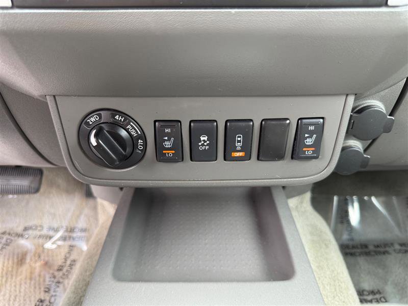 Used 2014 Nissan Frontier SV w/ SV Value Truck Package AWD/4WD image 38