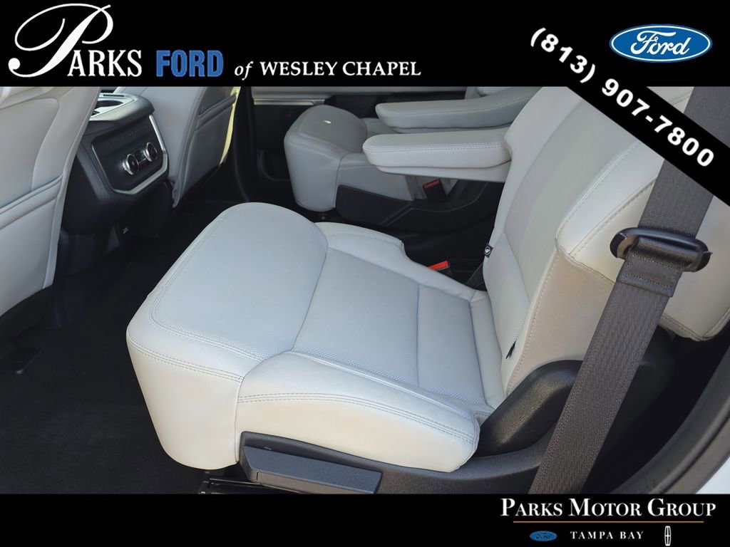 Certified 2025 Ford Expedition Platinum w/ Driver's Package image 16
