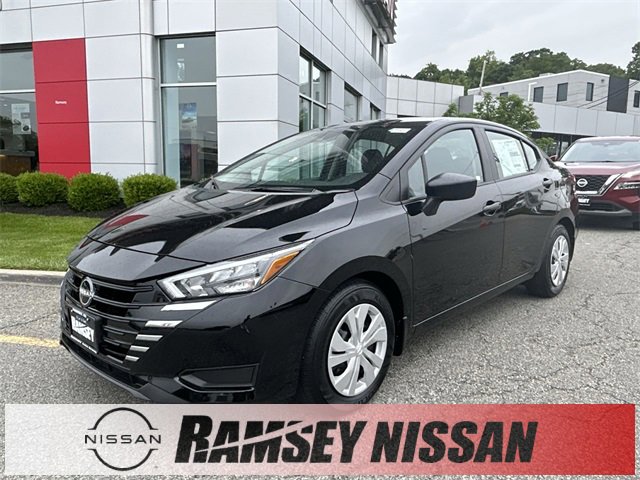 New 2025 Nissan Versa S w/ Trunk Package