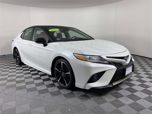 Used 2020 Toyota Camry XSE image 1