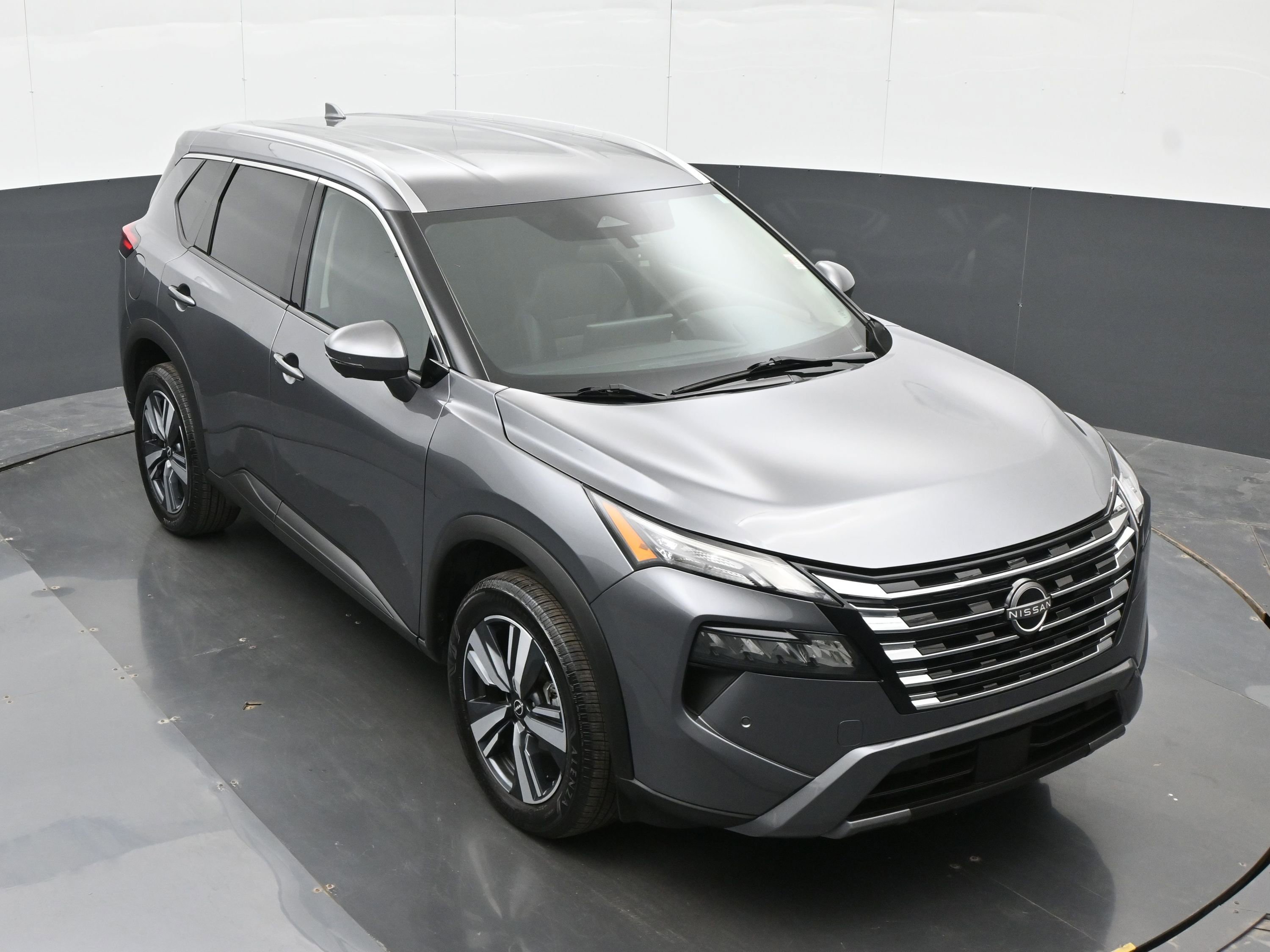 Used 2024 Nissan Rogue SL image 32