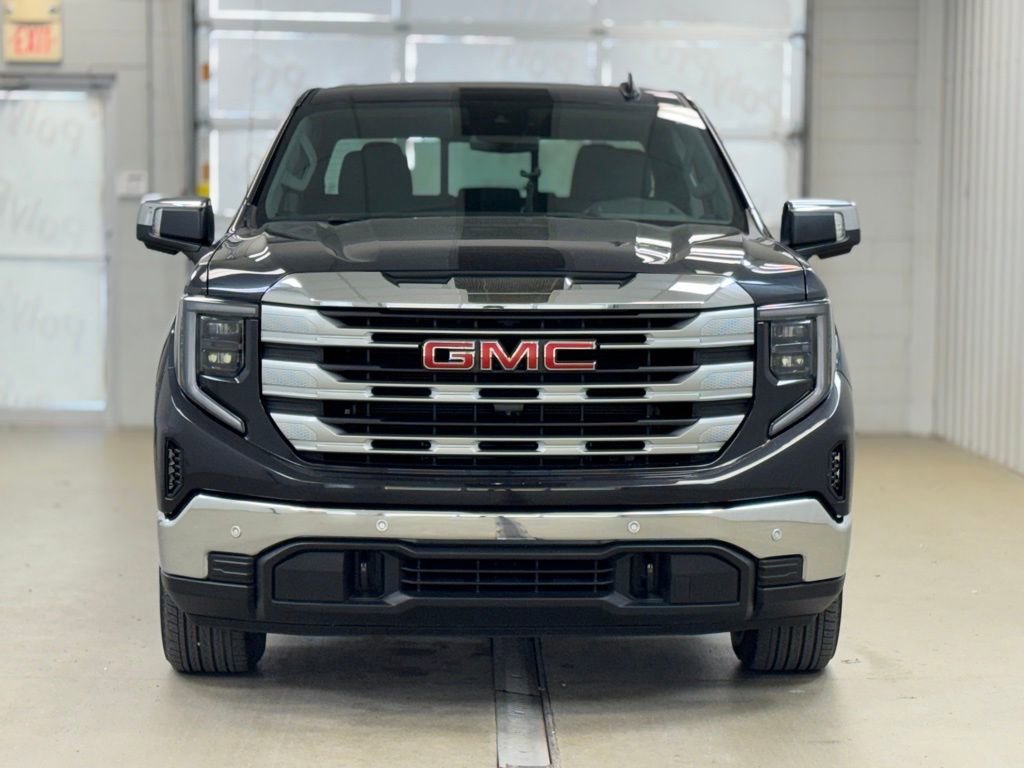 Used 2024 GMC Sierra 1500 SLE w/ Preferred Package image 2