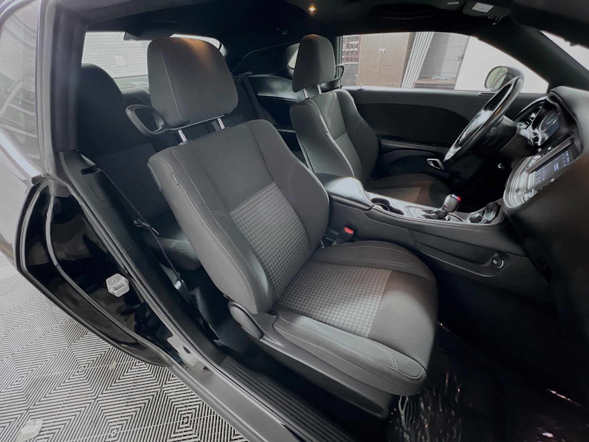 Used 2023 Dodge Challenger SXT image 31