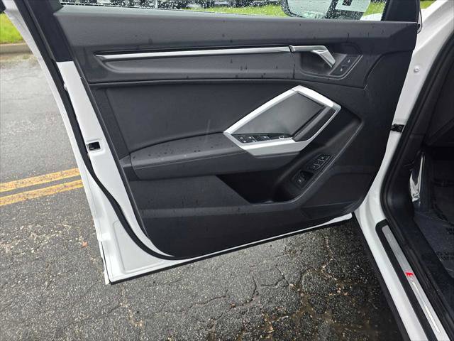 Used 2024 Audi Q3 2.0T Premium w/ Convenience Package image 23