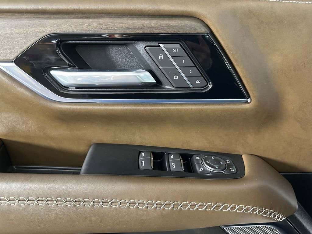 Used 2025 GMC Yukon Denali Ultimate image 24